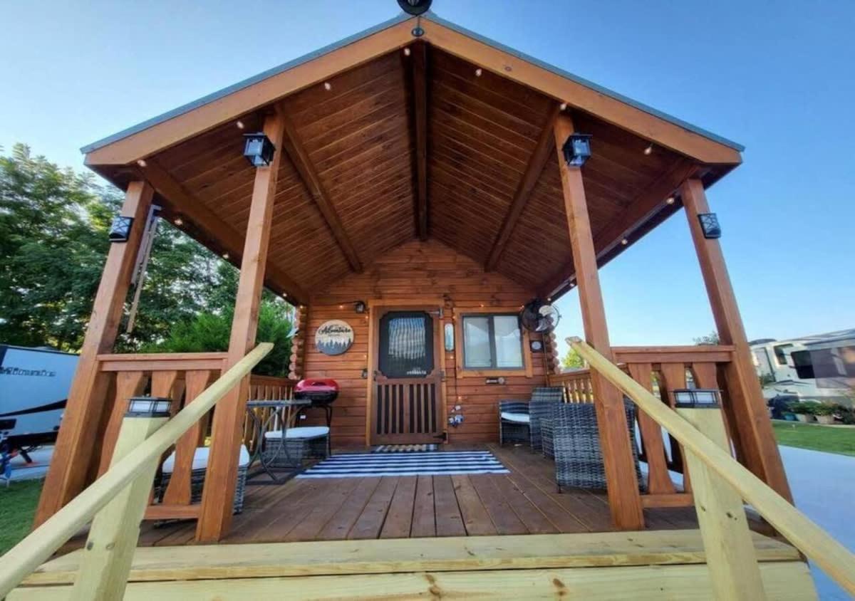 Picturesque Family Cabin With Loft In Tennessee เซอเวียร์วีล ภายนอก รูปภาพ