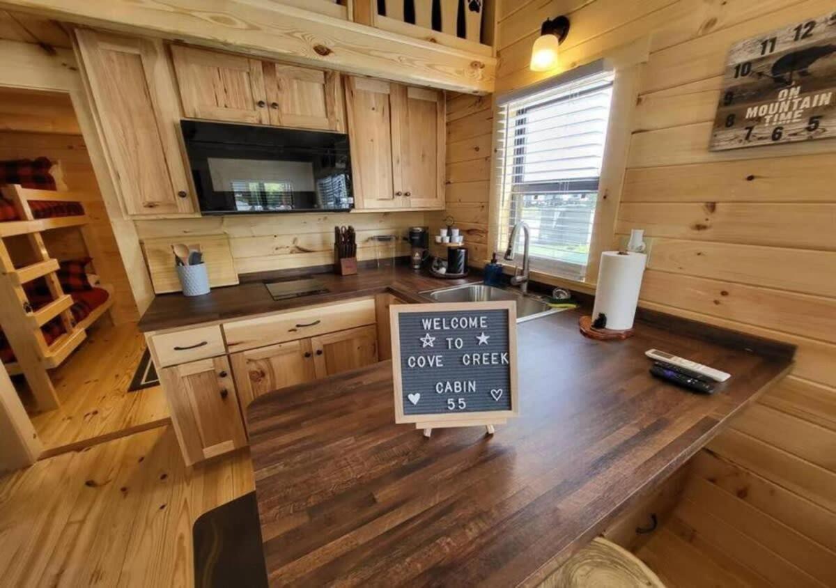 Picturesque Family Cabin With Loft In Tennessee เซอเวียร์วีล ภายนอก รูปภาพ