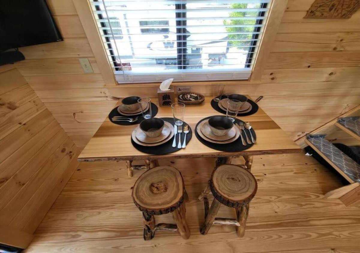 Picturesque Family Cabin With Loft In Tennessee เซอเวียร์วีล ภายนอก รูปภาพ