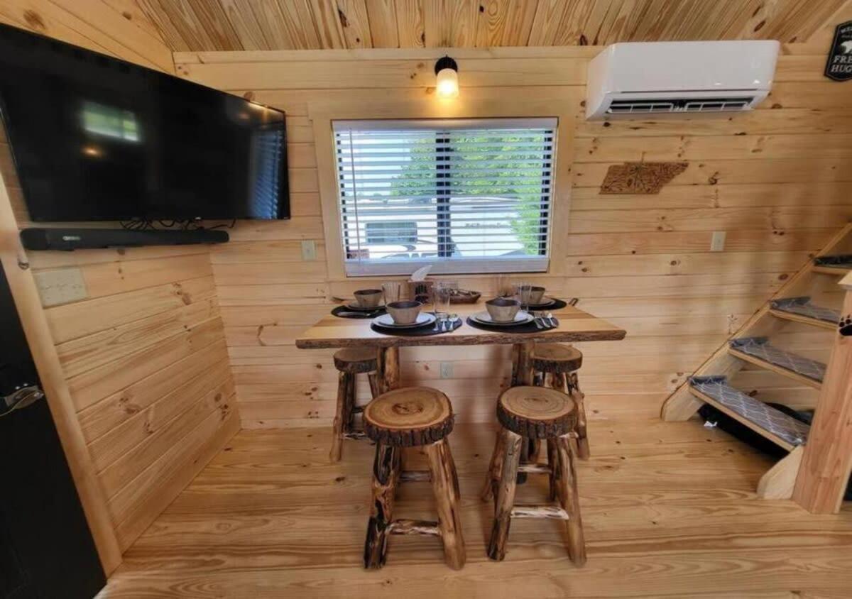 Picturesque Family Cabin With Loft In Tennessee เซอเวียร์วีล ภายนอก รูปภาพ