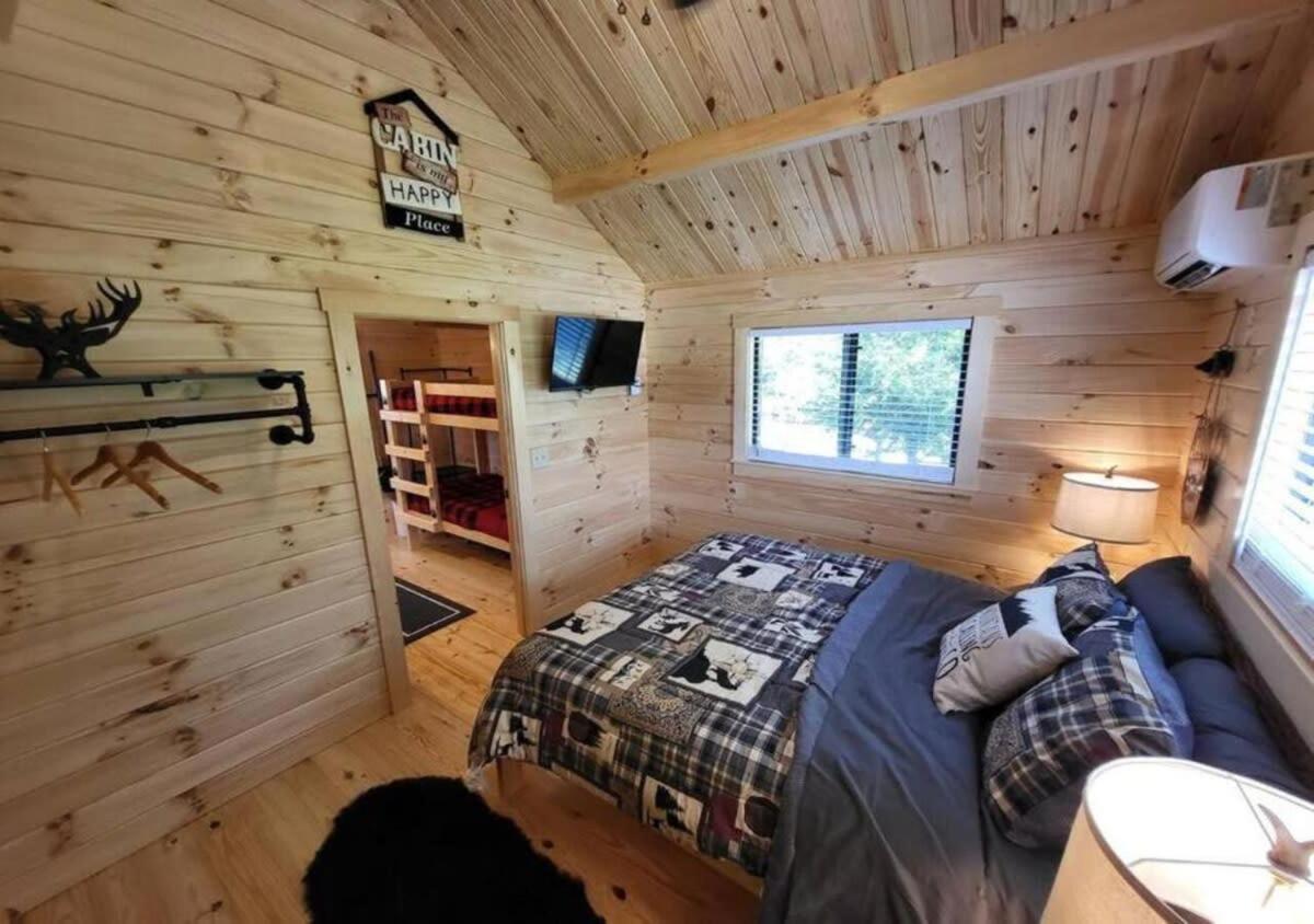 Picturesque Family Cabin With Loft In Tennessee เซอเวียร์วีล ภายนอก รูปภาพ