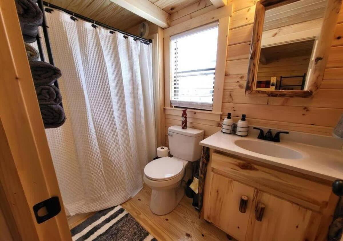 Picturesque Family Cabin With Loft In Tennessee เซอเวียร์วีล ภายนอก รูปภาพ